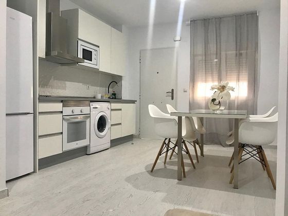 Foto 1 de Alquiler de piso en El Perelló - Les Palmeres - Mareny de Barraquetes de 2 habitaciones con muebles y aire acondicionado