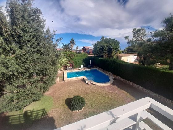 Foto 1 de Xalet en venda a San Antonio de Benagéber de 4 habitacions amb terrassa i piscina
