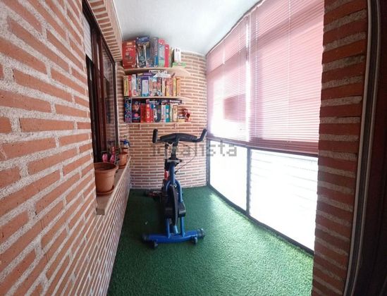 Foto 2 de Pis en venda a Santa Marta de Tormes de 3 habitacions amb garatge i balcó