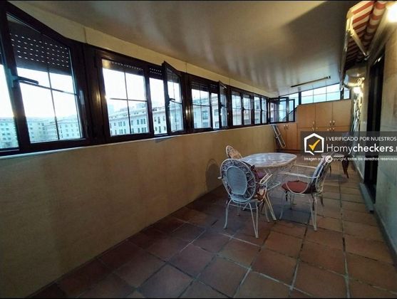 Foto 1 de Àtic en venda a Capuchinos - Glorieta de 2 habitacions amb terrassa i garatge