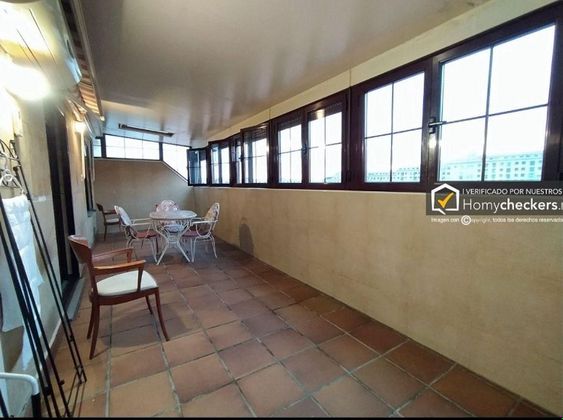 Foto 2 de Àtic en venda a Capuchinos - Glorieta de 2 habitacions amb terrassa i garatge