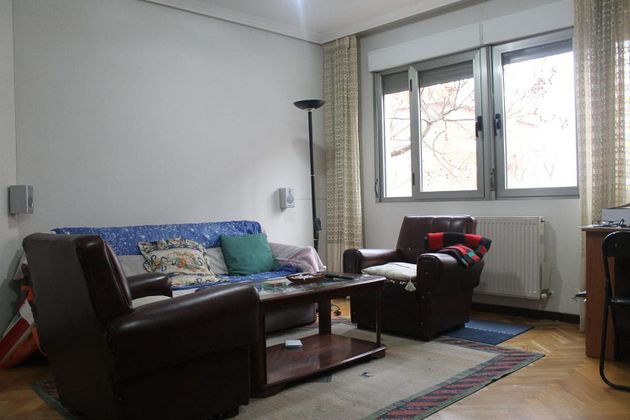 Foto 1 de Pis en venda a Zurguén de 3 habitacions amb garatge i balcó