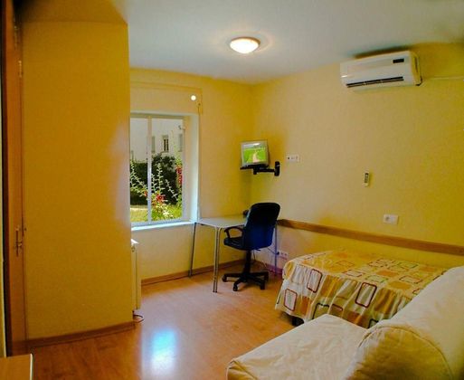 Foto 1 de Estudio en alquiler en Universidad - Dominicos con muebles y aire acondicionado