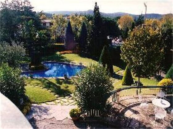 Foto 2 de Xalet en venda a Begues de 11 habitacions amb terrassa i piscina