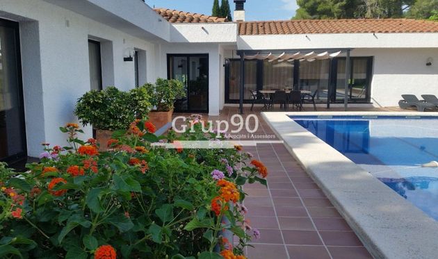 Foto 2 de Casa rural en venda a Urbanizaciones de 5 habitacions amb piscina i garatge
