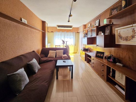 Foto 1 de Venta de piso en Joc de la Bola - Camps d'Esports - Ciutat Jardí - Montcada de 4 habitaciones con balcón y aire acondicionado