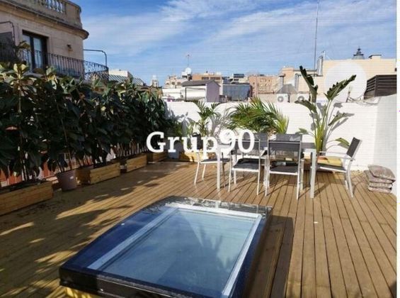 Foto 2 de Ático en venta en El Gòtic de 2 habitaciones con terraza y piscina
