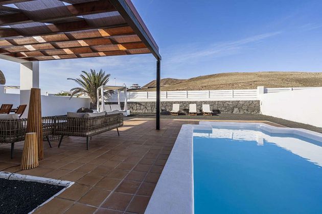 Foto 2 de Casa en venta en Playa Blanca de 2 habitaciones con terraza y piscina