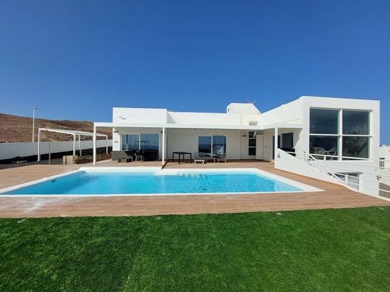 Foto 2 de Casa en venta en Playa Blanca de 5 habitaciones con terraza y piscina
