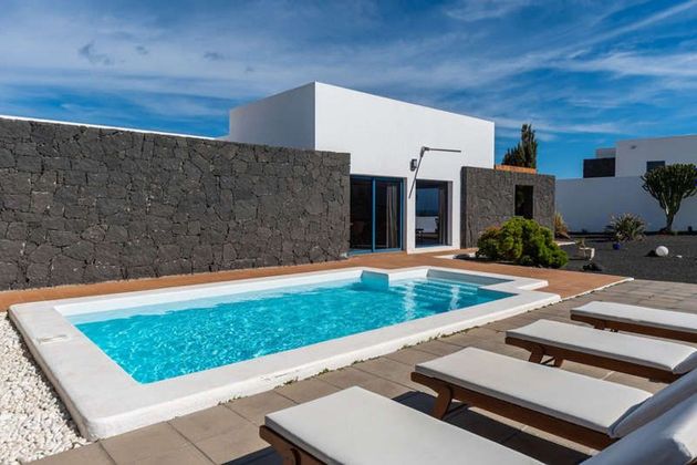 Foto 2 de Casa en venta en Playa Blanca de 3 habitaciones con terraza y piscina