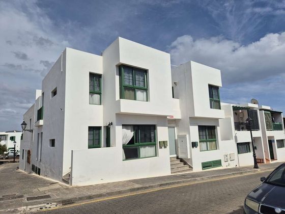 Foto 1 de Piso en venta en Playa Blanca de 6 habitaciones con terraza