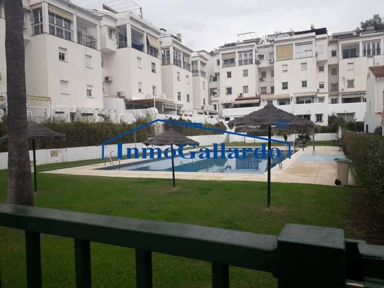 Foto 2 de Casa en venda a El Candado - El Palo de 5 habitacions amb terrassa i piscina