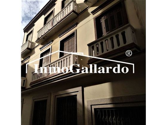 Foto 2 de Casa en venda a Centro Ciudad - El Carmen de 8 habitacions amb terrassa i jardí