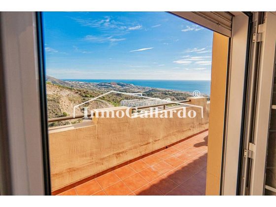 Foto 2 de Ático en venta en La Cala del Moral de 2 habitaciones con terraza y piscina