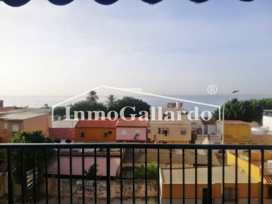 Foto 1 de Dúplex en lloguer a El Candado - El Palo de 3 habitacions amb terrassa i aire acondicionat
