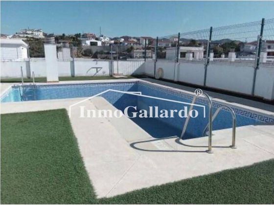 Foto 1 de Piso en venta en Torre de Benagalbón de 1 habitación con terraza y piscina