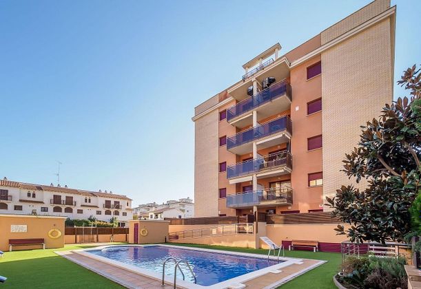 Foto 1 de Ático en venta en Calafell Platja de 2 habitaciones con terraza y piscina