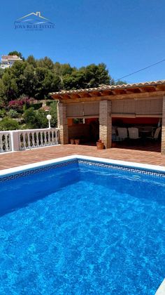 Foto 2 de Xalet en lloguer a calle Portichuelo de 4 habitacions amb terrassa i piscina