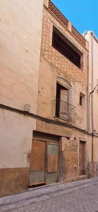 Foto 1 de Venta de casa en Móra d´Ebre de 3 habitaciones con terraza y balcón