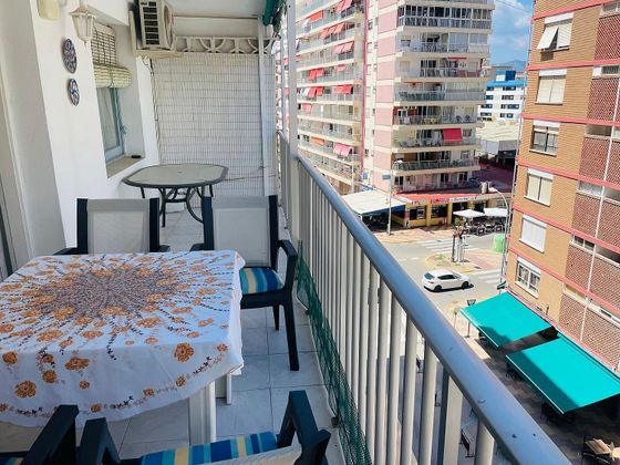 Foto 2 de Piso en venta en calle Del Pintor Ferrer Cabrera de 3 habitaciones con terraza y garaje