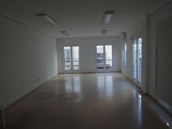 Foto 1 de Oficina en lloguer a Encarnación - Regina de 60 m²