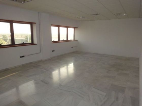 Foto 2 de Alquiler de oficina en Montequinto de 200 m²