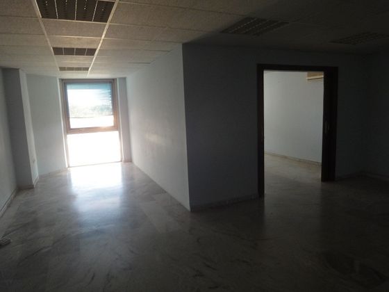 Foto 1 de Alquiler de oficina en Palacio de Congresos - Urbadiez - Entrepuentes con garaje