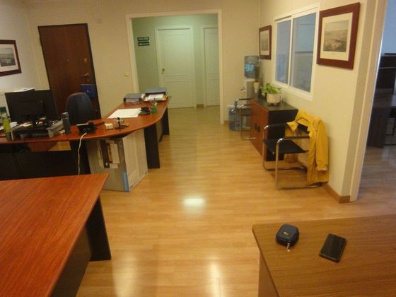 Foto 2 de Alquiler de oficina en Arenal de 200 m²