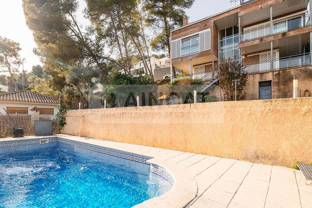 Foto 2 de Venta de chalet en Santa Coloma de Cervelló de 6 habitaciones con terraza y piscina