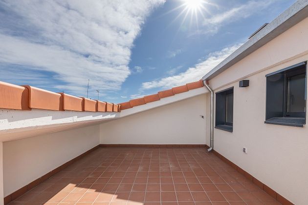 Foto 1 de Àtic en venda a Gavarra de 3 habitacions amb terrassa i balcó