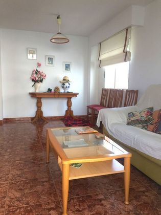 Foto 2 de Piso en venta en Playa de Gandia de 2 habitaciones con piscina y garaje