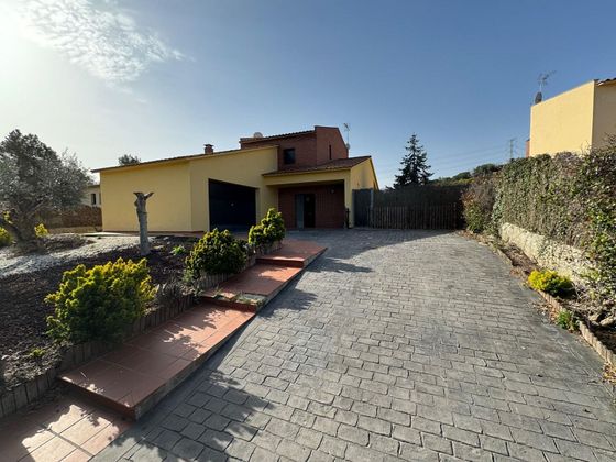 Foto 1 de Chalet en venta en Sant Quirze Safaja de 4 habitaciones con terraza y garaje