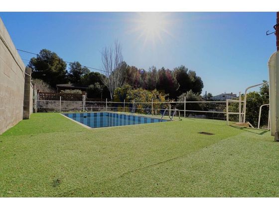 Foto 2 de Casa en venta en Castellet i la Gornal de 4 habitaciones con terraza y piscina