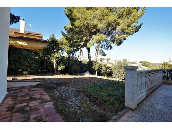 Foto 1 de Casa en venda a Costa Cunit - Els Jardins - Els  Rosers de 3 habitacions amb terrassa i piscina