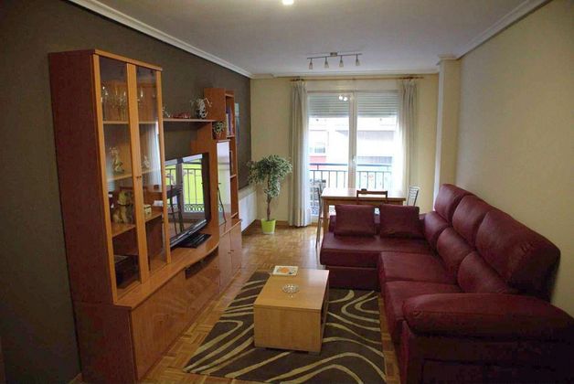 Foto 2 de Pis en venda a avenida Santander de 2 habitacions amb garatge i calefacció