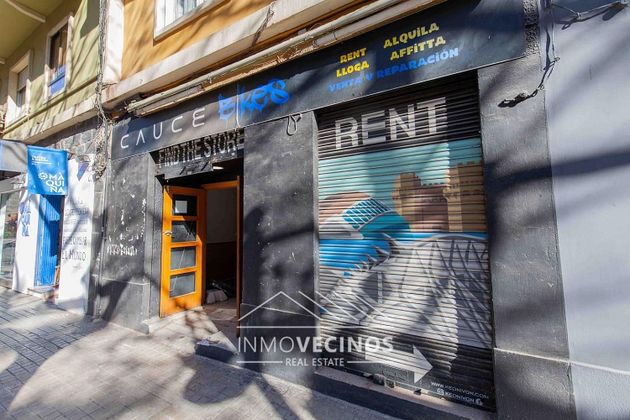 Foto 2 de Alquiler de local en avenida Del Regne de València de 105 m²