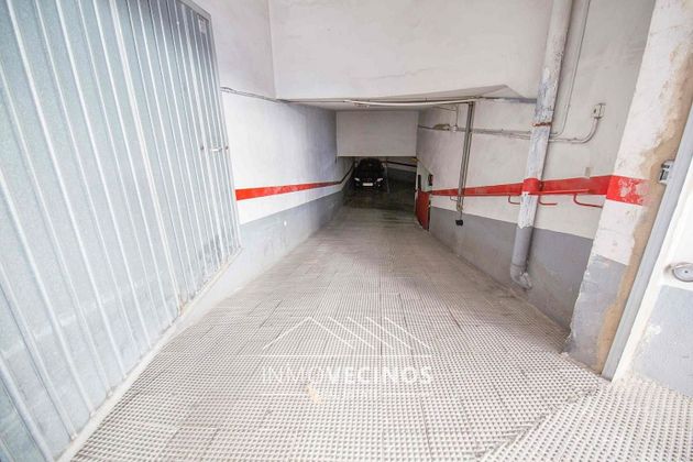 Foto 2 de Garaje en alquiler en calle De Cadis de 11 m²