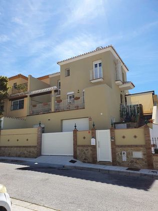 Foto 2 de Casa en venda a urbanización Viña Málaga de 3 habitacions amb terrassa i piscina