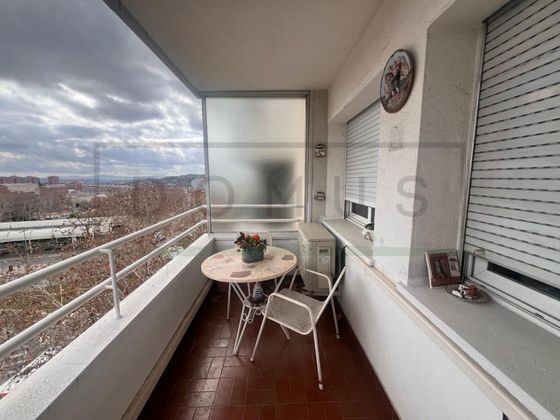 Foto 1 de Piso en venta en Ca n'Aurell de 4 habitaciones con terraza y balcón