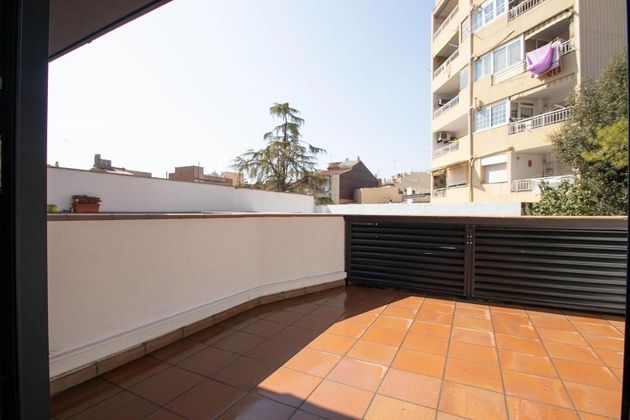 Foto 2 de Pis en venda a Plaça Catalunya - Escola Industrial de 2 habitacions amb terrassa i aire acondicionat