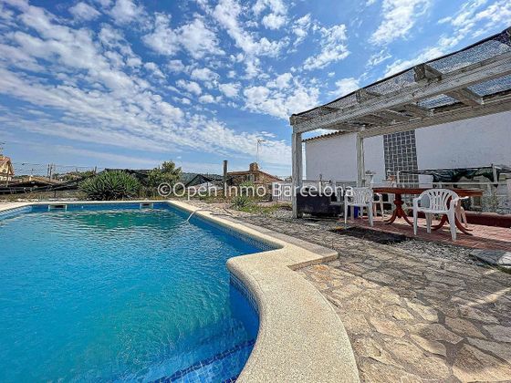 Foto 2 de Venta de chalet en calle De L'olivera de 7 habitaciones con terraza y piscina