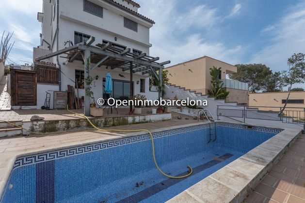 Foto 1 de Xalet en venda a calle La Mistela de 4 habitacions amb terrassa i piscina