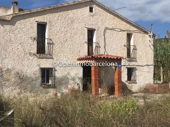 Foto 1 de Casa rural en venda a Torrelles de Foix de 6 habitacions amb terrassa