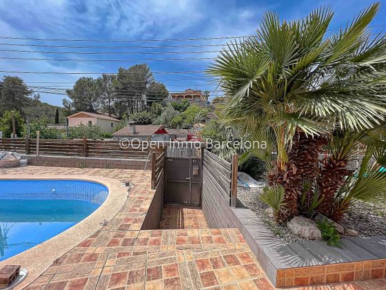 Foto 1 de Xalet en venda a avenida De la Sardana de 4 habitacions amb terrassa i piscina