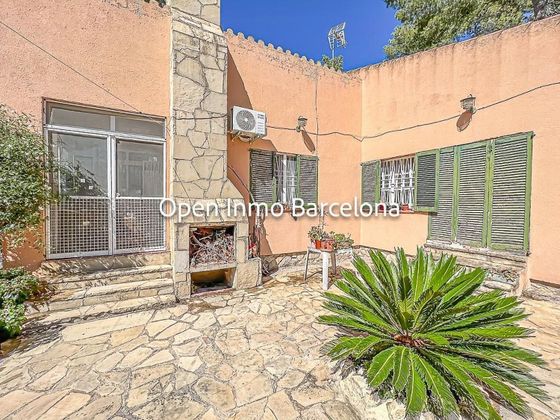 Foto 1 de Venta de chalet en calle Del Llop de 3 habitaciones con terraza y piscina