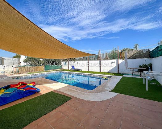 Foto 1 de Casa rural en venta en calle Arboç de 4 habitaciones con terraza y piscina