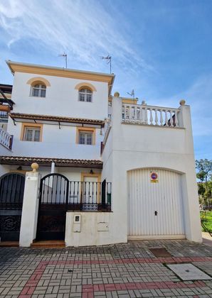 Foto 1 de Casa en venda a Carolina (La) de 4 habitacions amb terrassa i garatge