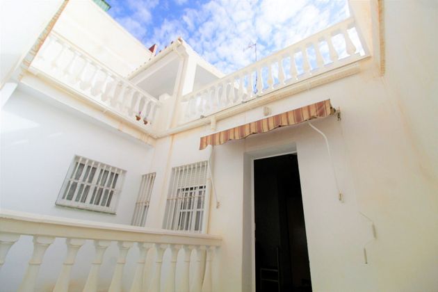 Foto 1 de Venta de casa adosada en Parque Victoria Eugenia de 5 habitaciones con terraza y balcón