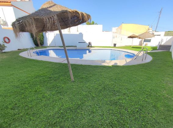 Foto 1 de Casa en venda a Churriana de 4 habitacions amb terrassa i piscina