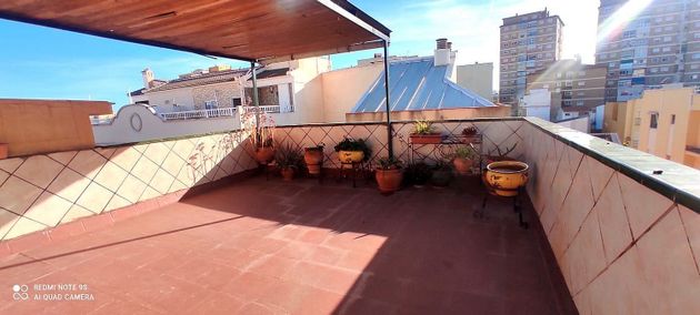 Foto 2 de Casa en venda a Parque Ayala - Jardín de la Abadía - Huelín de 2 habitacions amb terrassa i balcó